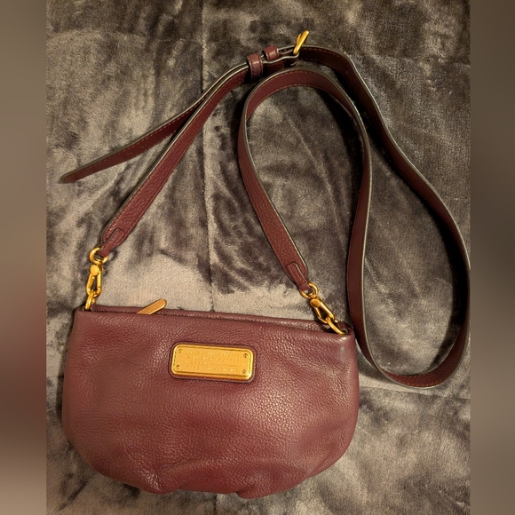 Marc By Marc Jacobs Handbags - Marc By Marc Jacobs Elegant Burgundy Leather Mini Crossbody Bag Excellent!